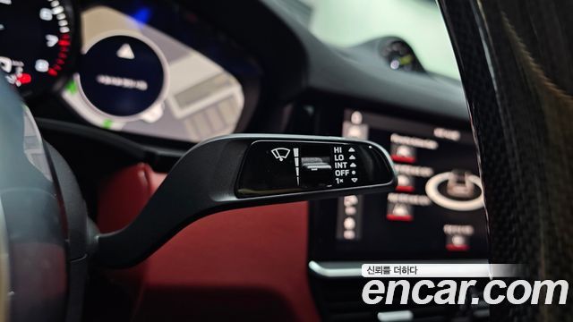 Porsche Cayenne 2021 — photo 29