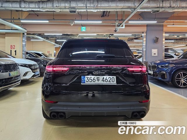 Porsche Cayenne 2023 — photo 5