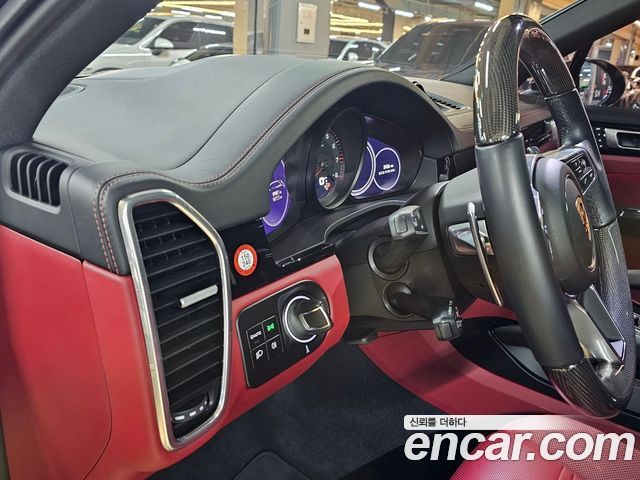 Porsche Cayenne 2023 — photo 10