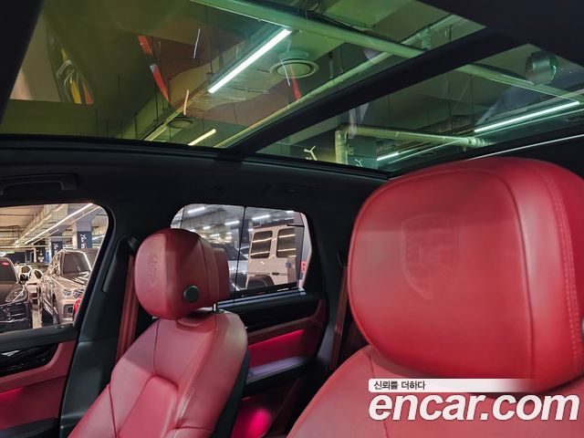 Porsche Cayenne 2023 — photo 11