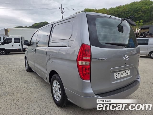 Hyundai Starex 2013 — photo 2