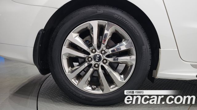 Kia Canival 2015 — photo 5