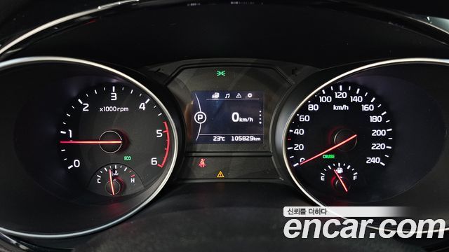 Kia Canival 2015 — photo 11