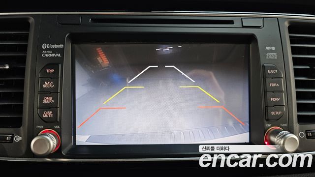 Kia Canival 2015 — photo 21