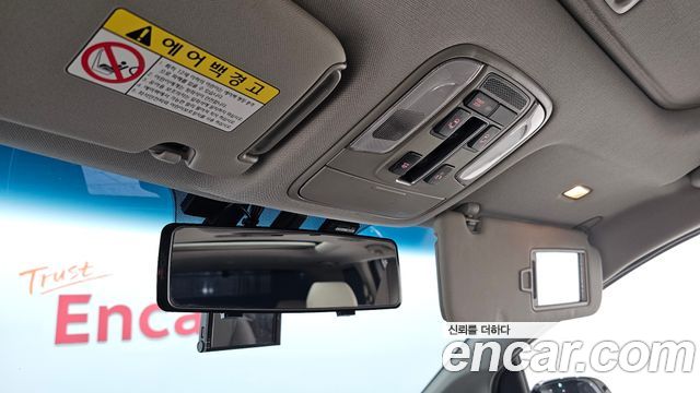 Kia Canival 2015 — photo 23