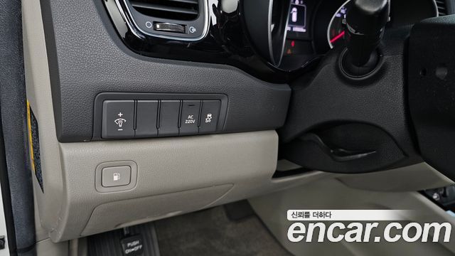 Kia Canival 2015 — photo 24