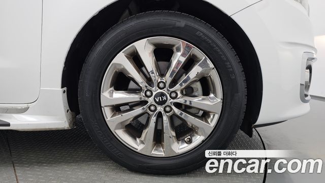 Kia Canival 2015 — photo 7