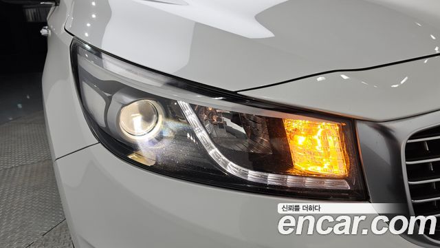 Kia Canival 2015 — photo 8