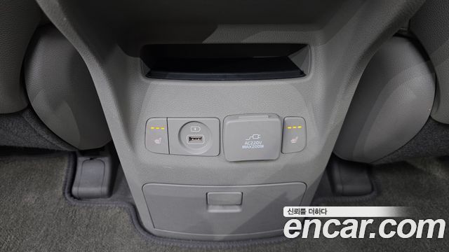 Kia Canival 2015 — photo 27
