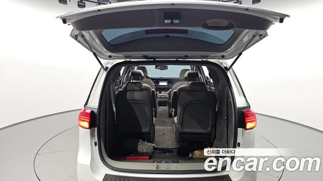 Kia Canival 2015 — photo 29
