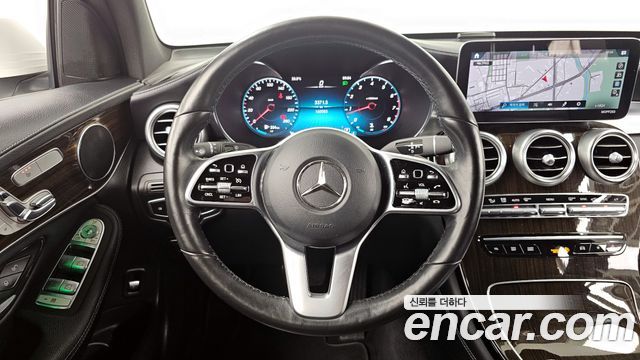Mercedes-Benz GLC-Class 2020 — photo 13
