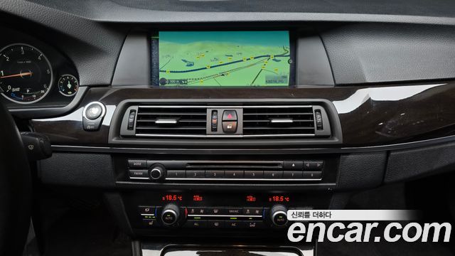 BMW 5-Series 2013 — photo 15