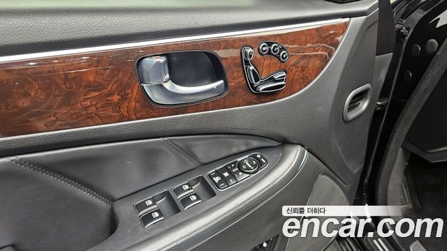 Hyundai Equus 2015 — photo 17