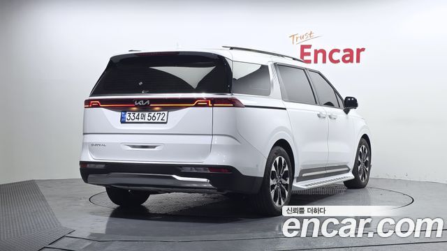 Kia Canival 2023 — photo 2