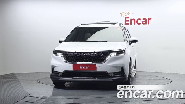 Kia Canival 2023 — photo 3