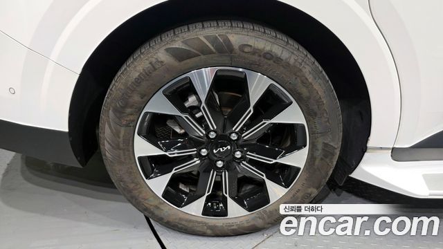 Kia Canival 2023 — photo 5