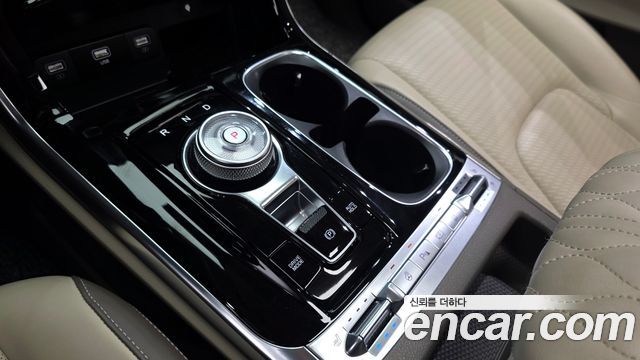 Kia Canival 2023 — photo 12