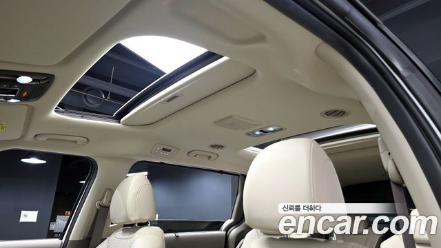 Kia Canival 2023 — photo 23