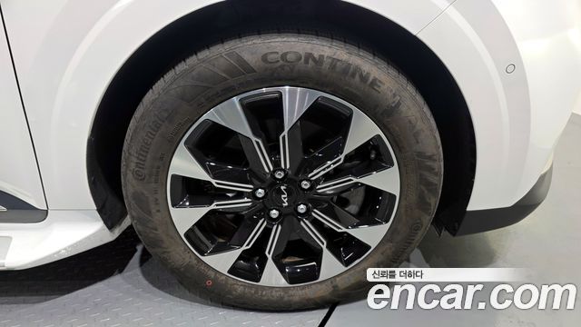 Kia Canival 2023 — photo 7