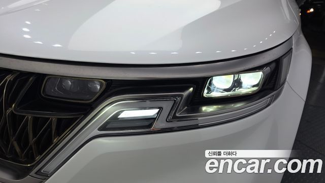 Kia Canival 2023 — photo 8
