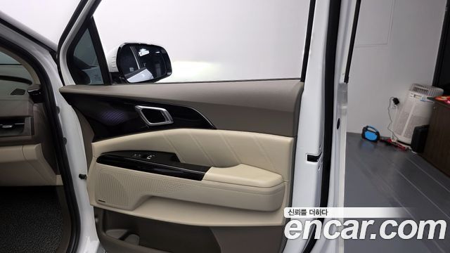 Kia Canival 2023 — photo 15