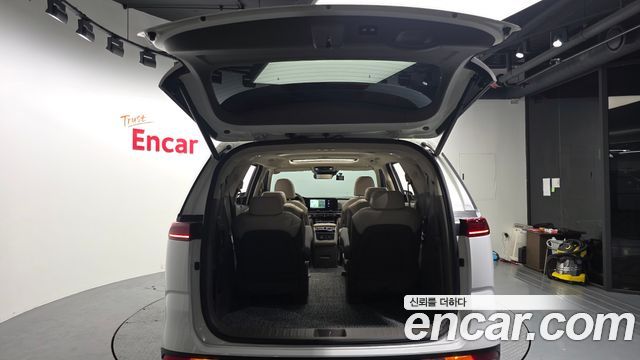 Kia Canival 2023 — photo 27
