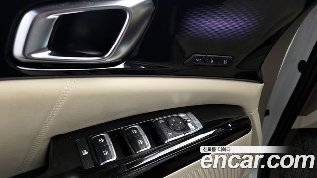 Kia Canival 2023 — photo 32