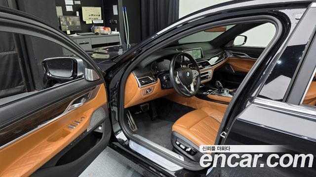 BMW 7-Series 2022 — photo 10