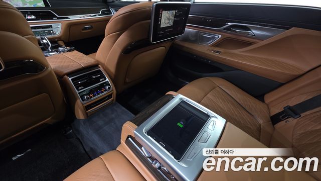 BMW 7-Series 2022 — photo 16