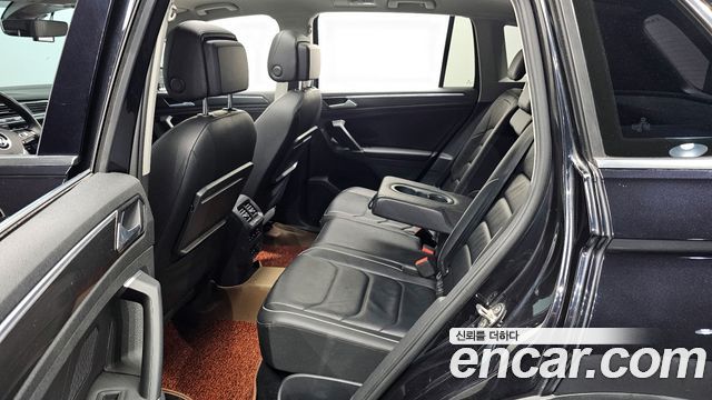 Volkswagen Tiguan 2018 — photo 11