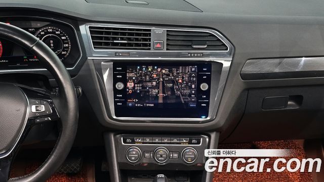Volkswagen Tiguan 2018 — photo 13
