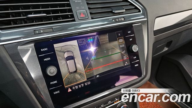 Volkswagen Tiguan 2018 — photo 14