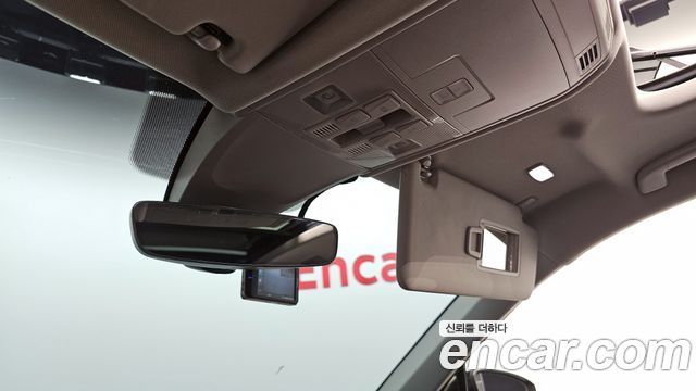 Volkswagen Tiguan 2018 — photo 20