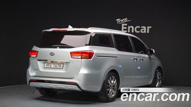 Kia Canival 2015 — photo 2