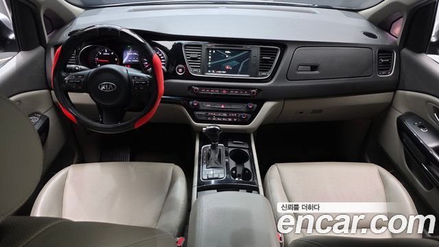 Kia Canival 2015 — photo 7