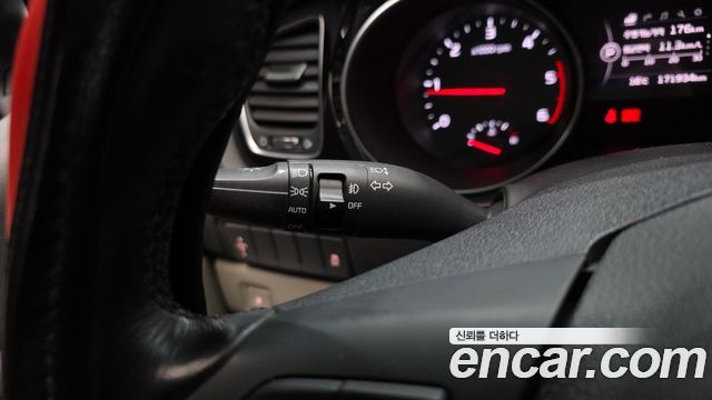 Kia Canival 2015 — photo 15