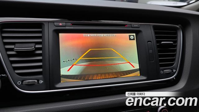 Kia Canival 2015 — photo 17