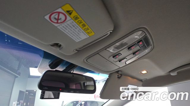 Kia Canival 2015 — photo 18