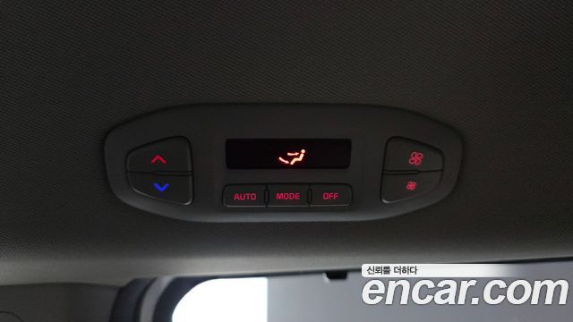 Kia Canival 2015 — photo 20