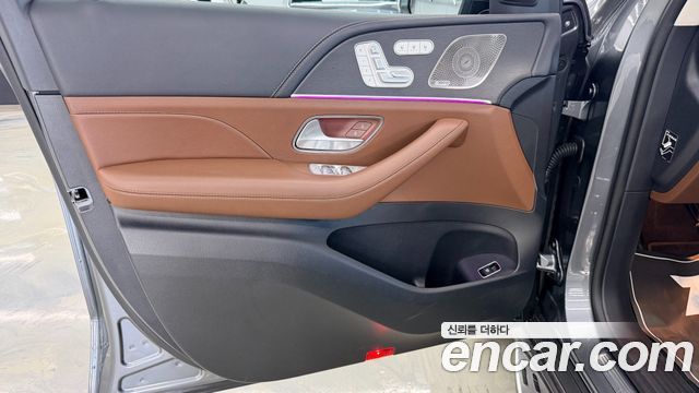 Mercedes-Benz GLE-Class 2025 — photo 8