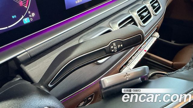 Mercedes-Benz GLE-Class 2025 — photo 16