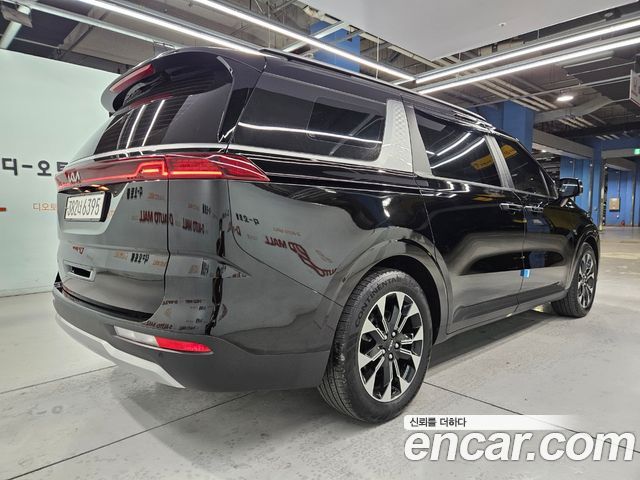 Kia Canival 2023 — photo 6