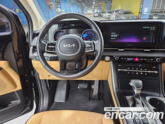 Kia Canival 2023 — photo 8