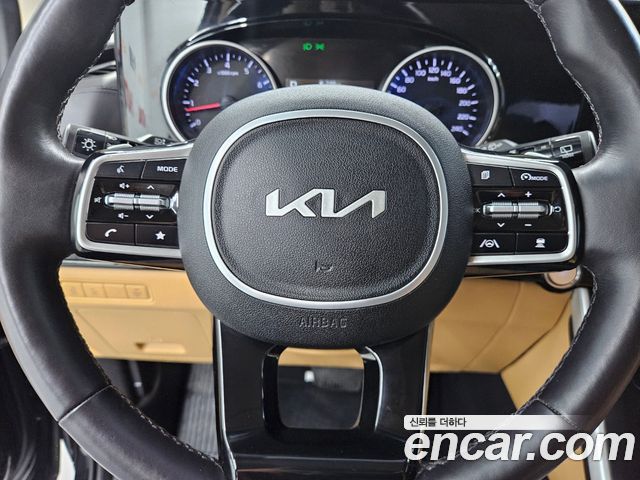 Kia Canival 2023 — photo 14