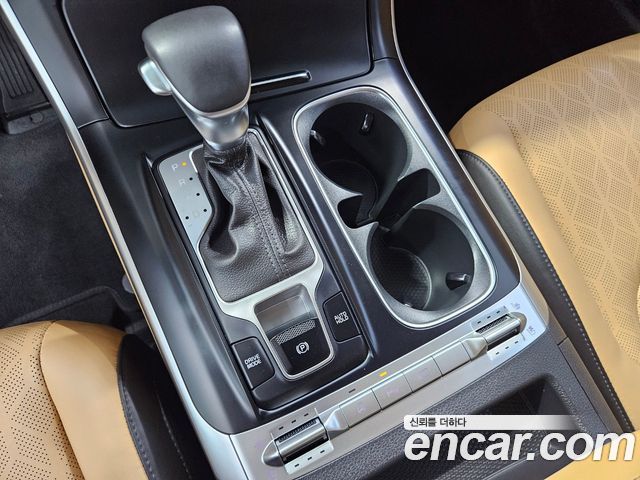 Kia Canival 2023 — photo 18
