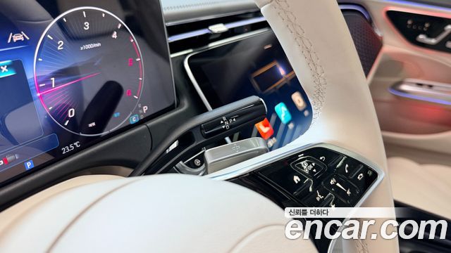 Mercedes-Benz E-Class 2024 — photo 8