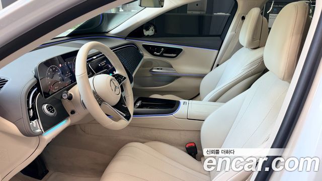 Mercedes-Benz E-Class 2024 — photo 9