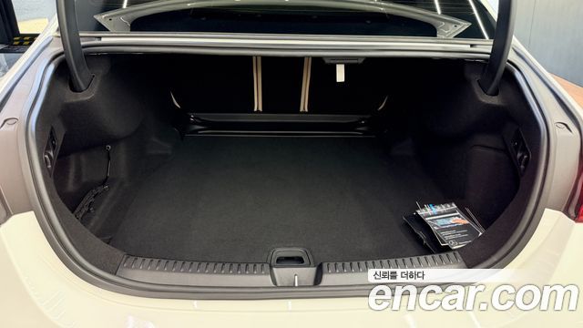 Mercedes-Benz E-Class 2024 — photo 13