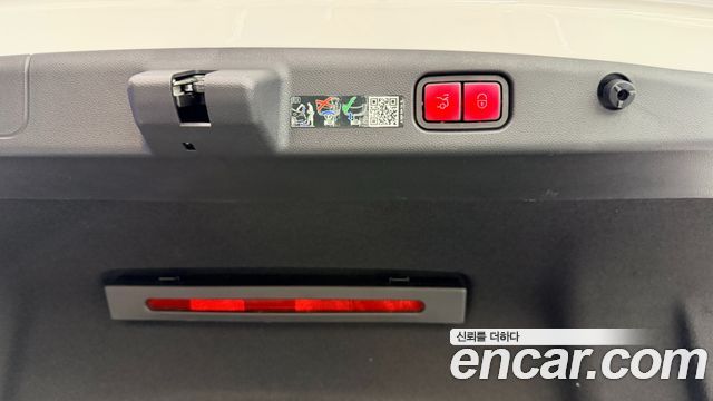 Mercedes-Benz E-Class 2024 — photo 14