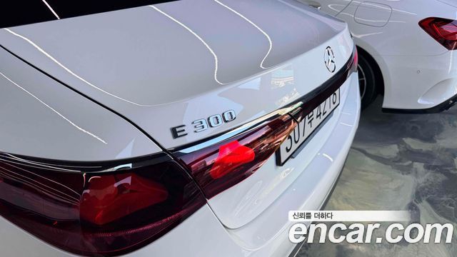 Mercedes-Benz E-Class 2025 — photo 4